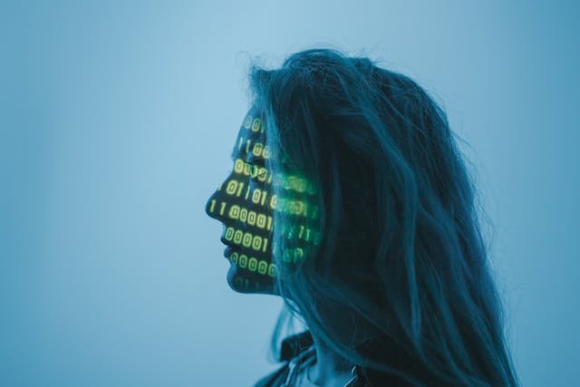 Manipulacja obrazem i dźwiękiem – czym naprawdę jest deepfake?